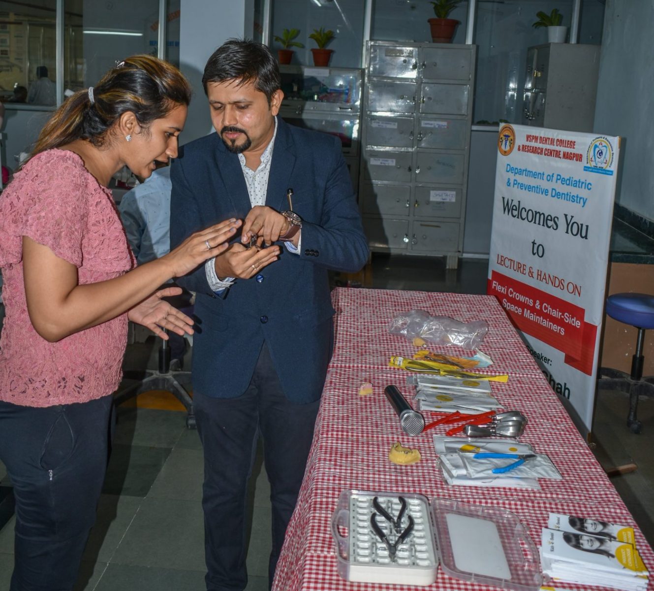 Dr Milind Shah faculty of the CDE explaining the technique to a participant